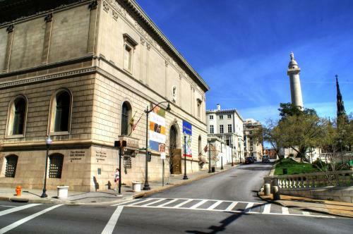 Apartamento Centrally Located Condo W/ Parking
