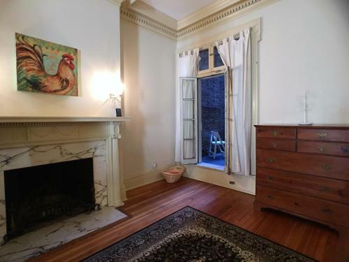 Apartamento Historical, Spacious, Sunny Studio Retreat