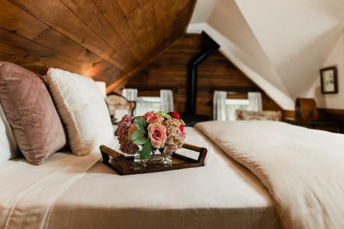 Bed & Breakfast The Mast Farm Inn