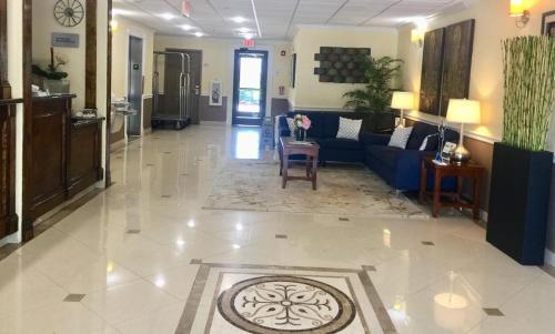 Hotel Baymont By Wyndham Baytown