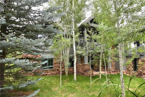 Buckhorn Lodge #6 Home