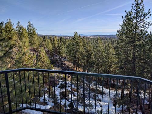 Modern Bend Vacation Condo