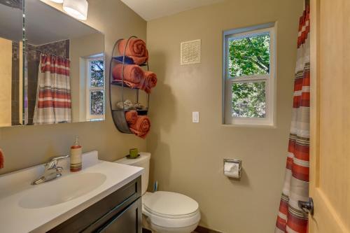 723 Ne 11th Street Home