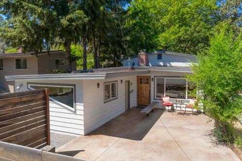 723 Ne 11th Street Home
