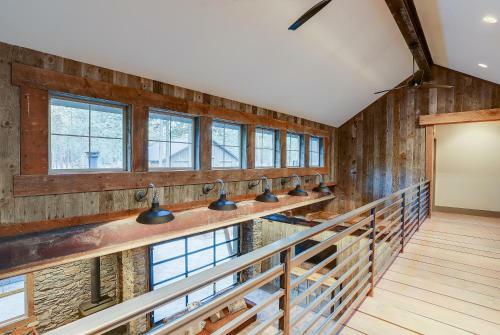 Canyon Ranch-ac-ht-5br/3.5b