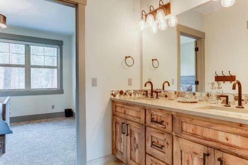 Canyon Ranch-ac-ht-5br/3.5b