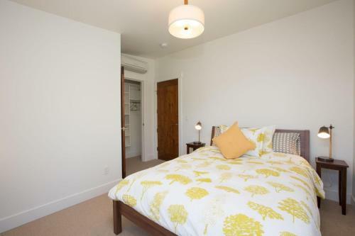 Golden Zone-on River-4br/3.5ba
