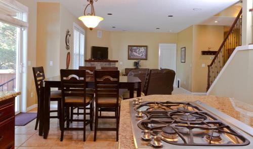 Canal View-ac-on Canal-4br/3ba