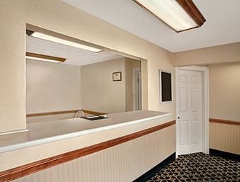 Hotel Howard Johnson Express Inn-sandusky Amusement Park
