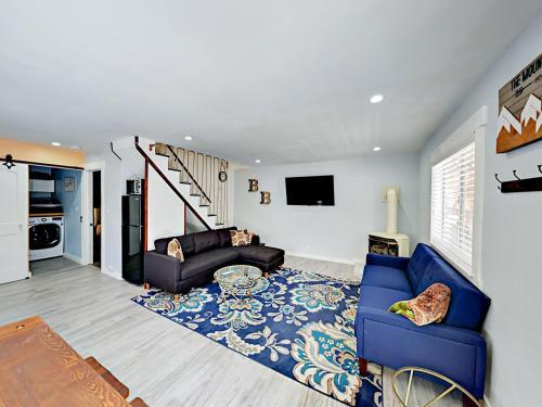 323 West Sherwood Blvd Home