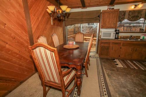 1752 - Ruff Inn It Home