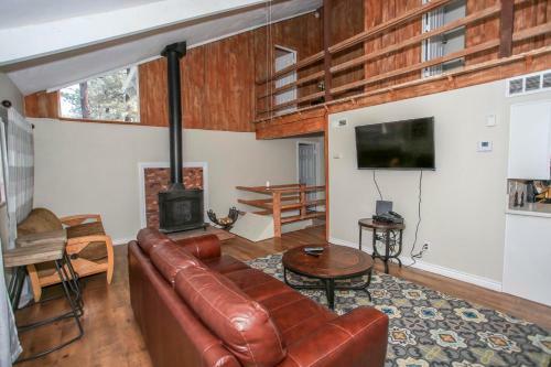 1724 - Bear Cub Den Home