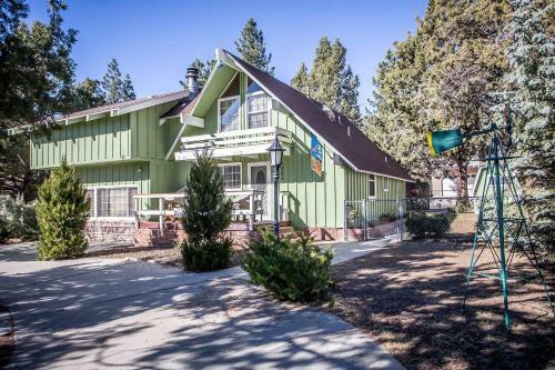 1631 - The Bear Whisperer Home
