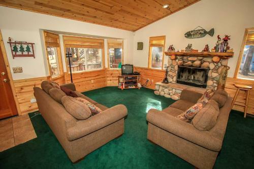 Sugar Pine Bear City Cabin