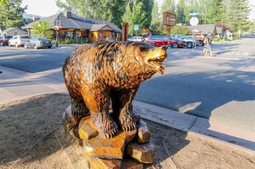 Family Bear Cottage