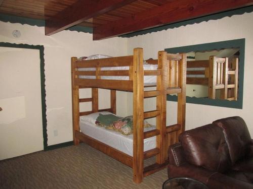 074 Lucky Bear Lodge Cabin