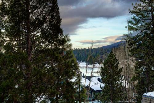 Lake View Lodge