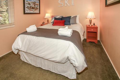 1793 - Resort Town Retreat