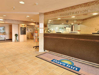 Hotel Days Inn And Suites Bridgeport
