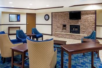 Hotel Days Inn And Suites Bridgeport