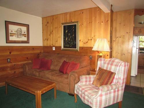 090 Molly's Peak Cabin
