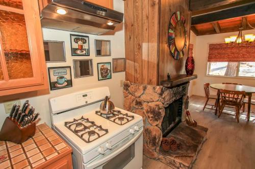 1711 - Little Bear Cubs Lodge Home