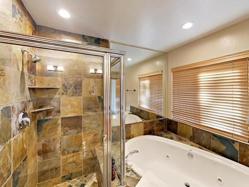 42551 Peregrine Ave Home
