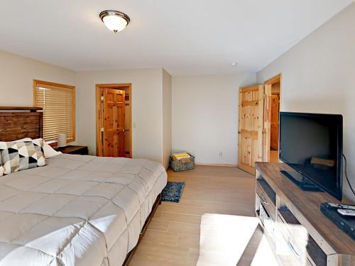 42551 Peregrine Ave Home