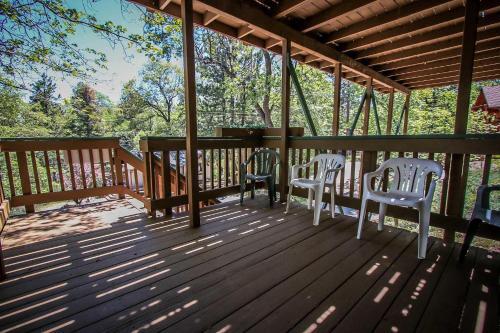 ~tree Top Hideaway #888~