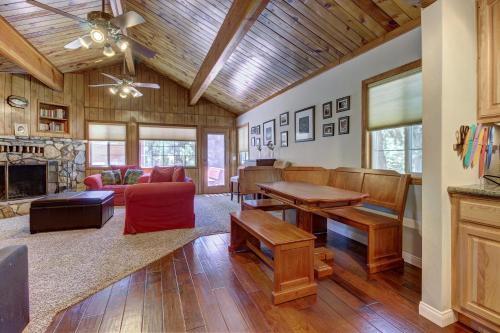 Cozy Cabin On Cougar