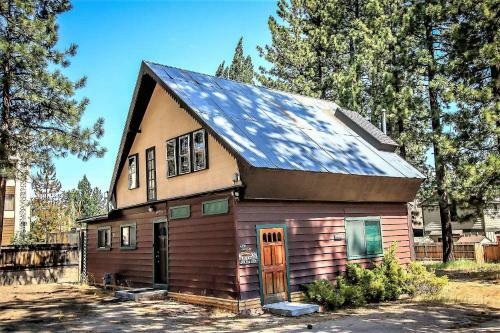 Jus 'restin "pub-crawl" Cabin