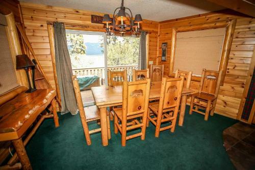 Alpine Lodge Downtown Log Home