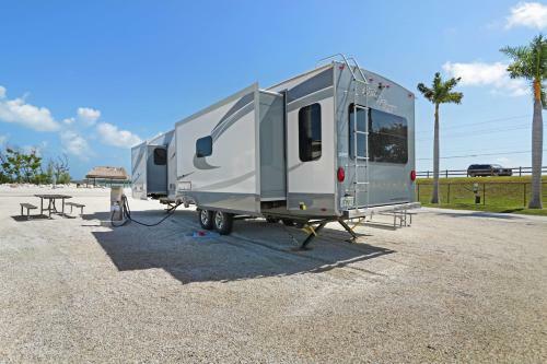 Sunshine Key King Travel Trailer 4