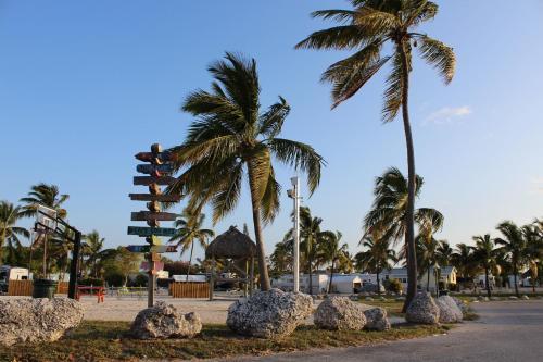Sunshine Key King Travel Trailer 2