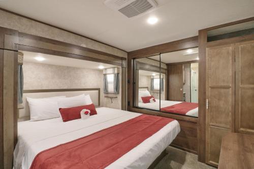 Sunshine Key King Travel Trailer 2