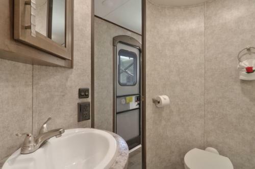 Sunshine Key King Travel Trailer 3