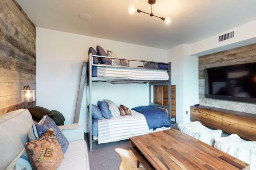 Lake Cabin 9