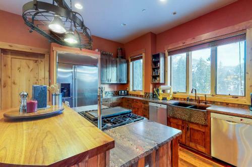 Antler Ridge Ski Lodge