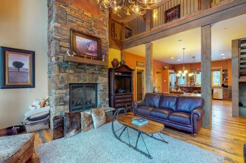 Antler Ridge Ski Lodge