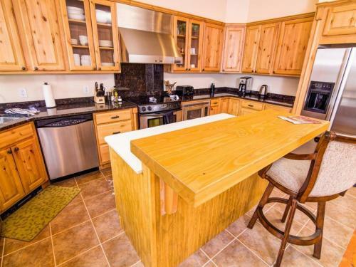 Spanish Peaks Condo 20