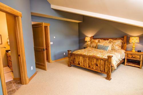 Spanish Peaks Condo 20