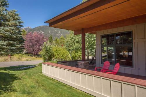Big Sky - Crail Creek Retreat