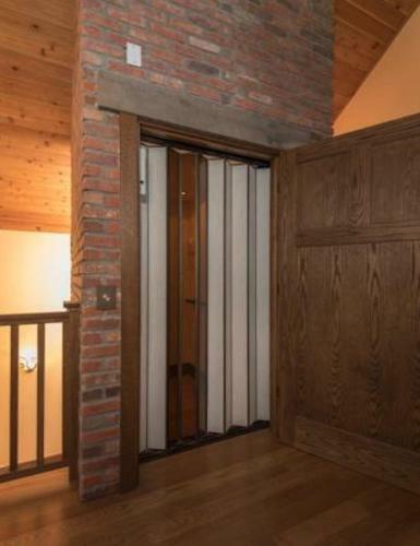 Riverfront Retreat Upstairs