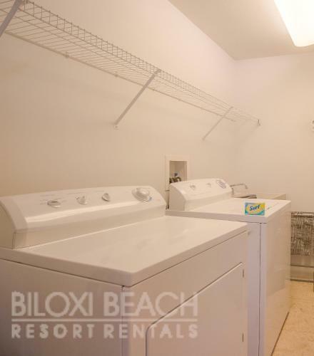 Sea Breeze 712 - Three Bedroom Apartment