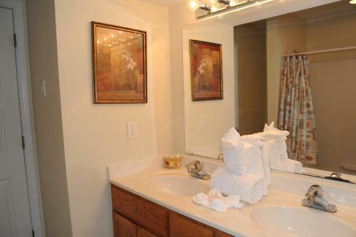 Oak Shores 131 - Two Bedroom Apartment