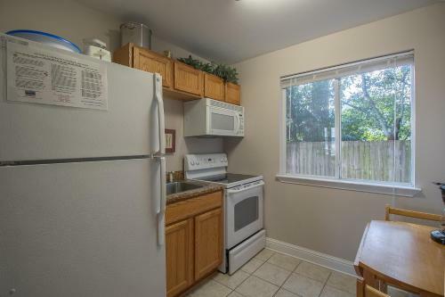 Oak Shores Studio 56 Apartment