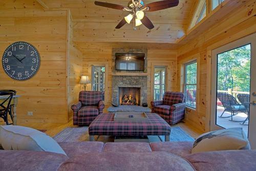 High Top Mountain Lodge Cabin