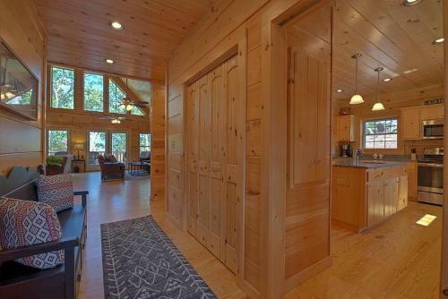 High Top Mountain Lodge Cabin