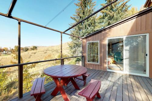 Hilltop View House