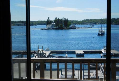 Posada Cap'n Fish's Waterfront Inn